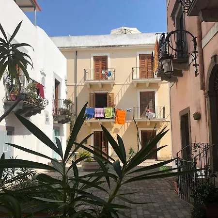 Affacciatisuimurales Lipari (Isola Lipari)